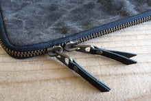 Load image into Gallery viewer, FLAT tool case / Pen -Iron Black-