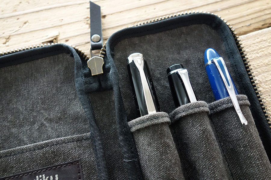 FLAT tool case / 3 Pens -Iron Black-